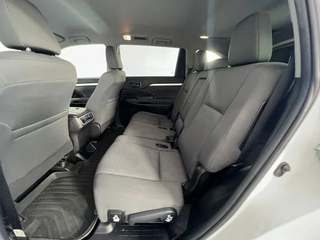 Used 2019 White Toyota LE image 13