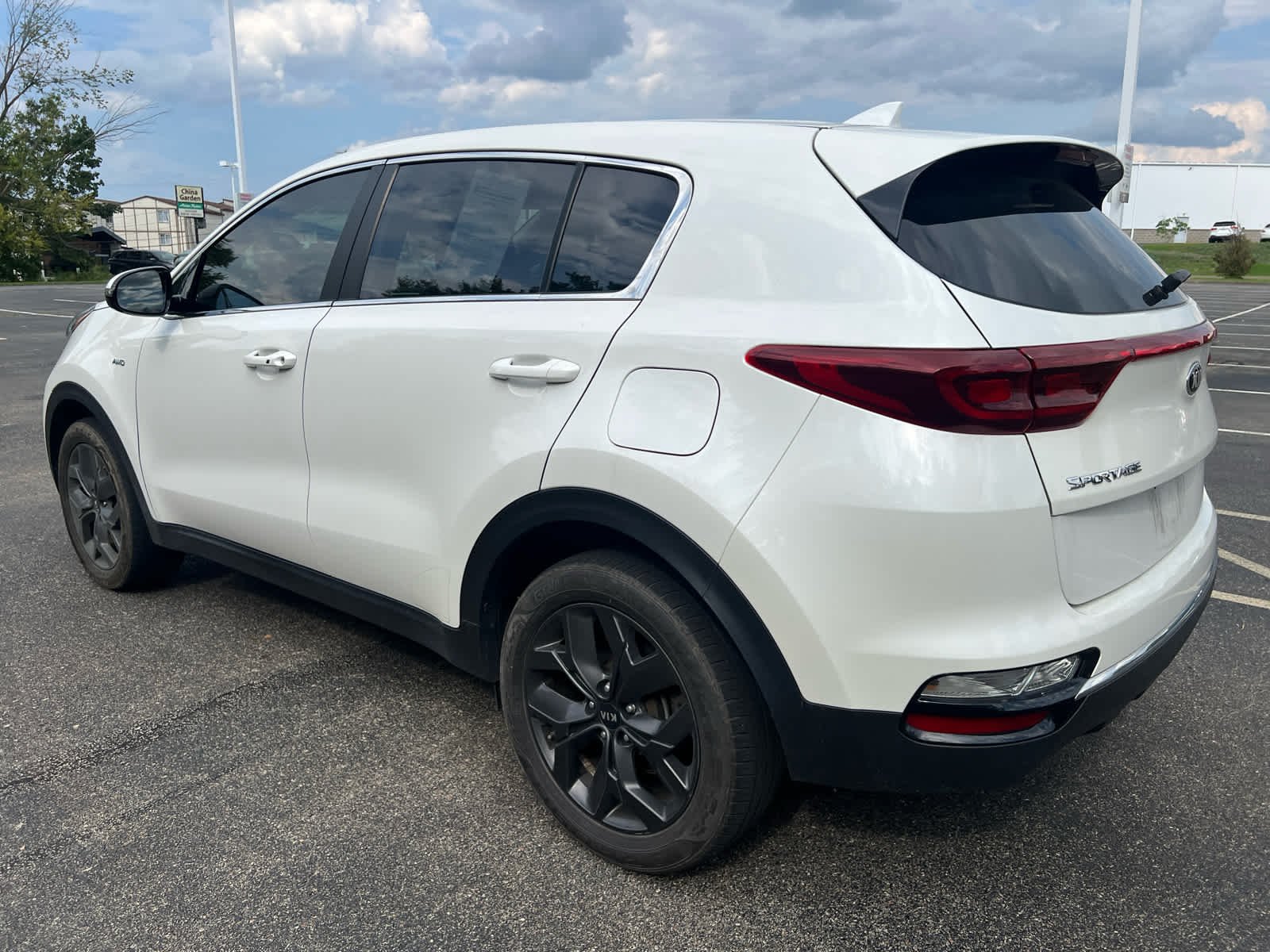 Used 2022 Snow White Pearl Kia LX image 6
