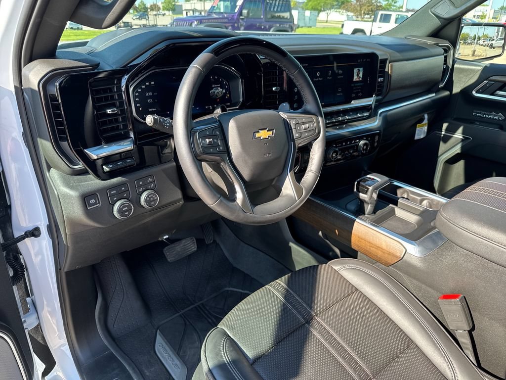 2026 Chevrolet Silverado 1500 High Country - Photo 17