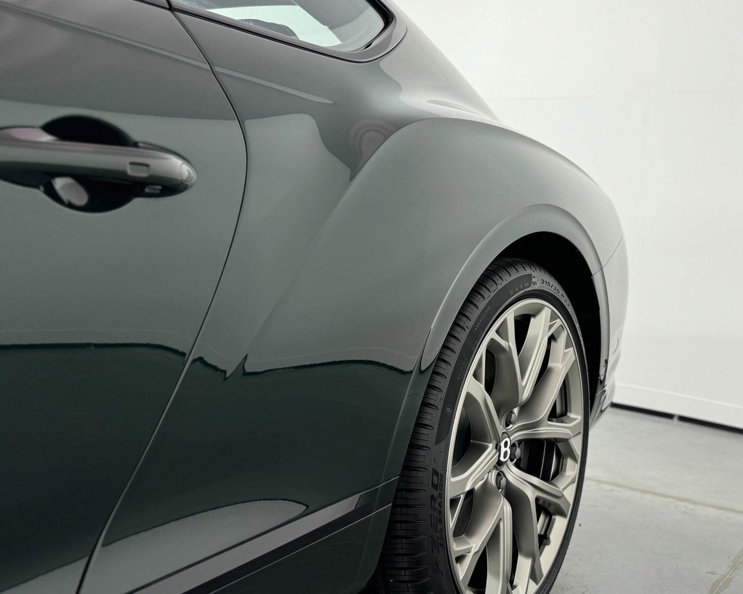 Used 2024 Green Bentley V8 S image 43