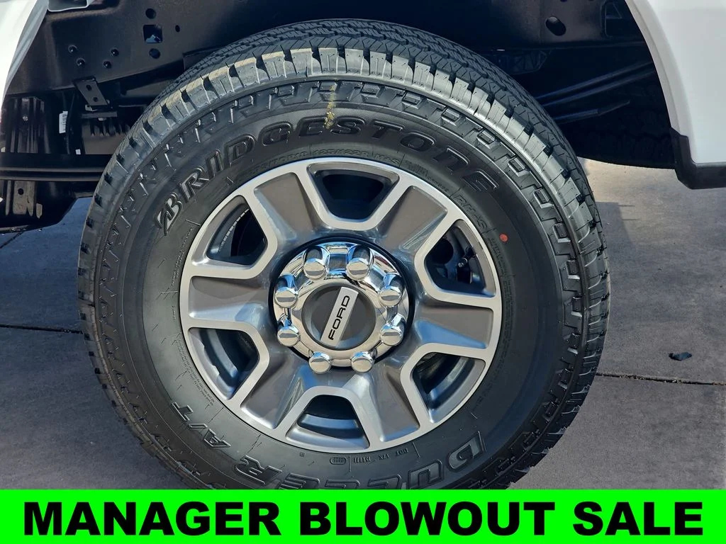 New 2026 Star White Metallic Tri-Coat Ford F-250® Platinum® image 37