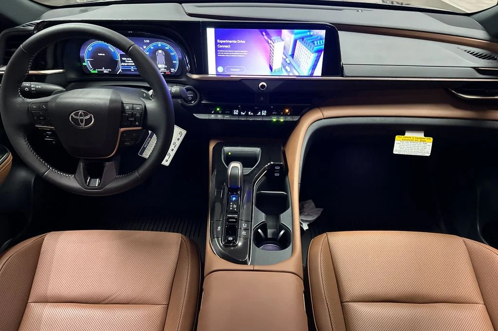 2026 Toyota Crown Signia XLE - Photo 13