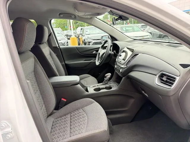 Used 2024 Summit White Chevrolet LT image 26