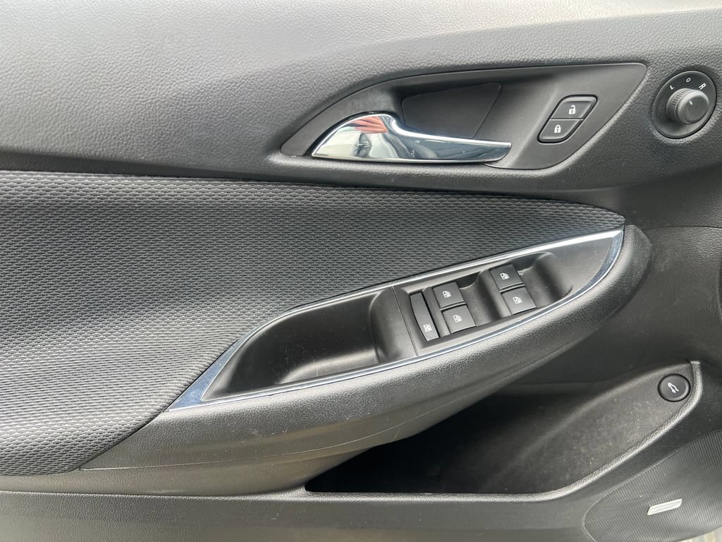 Used 2016 SILVER ICE METALLIC Chevrolet LT image 6