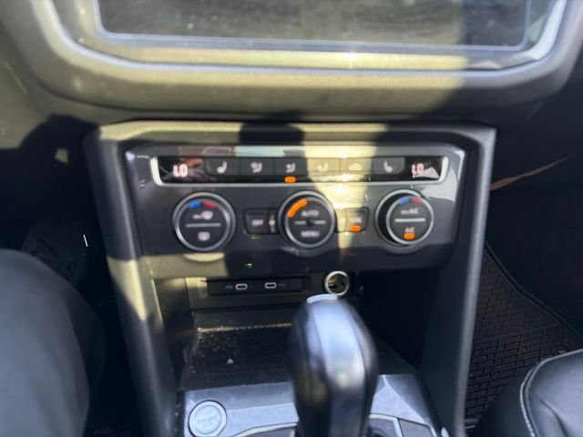 Used 2021 White Volkswagen 2.0T SE image 20