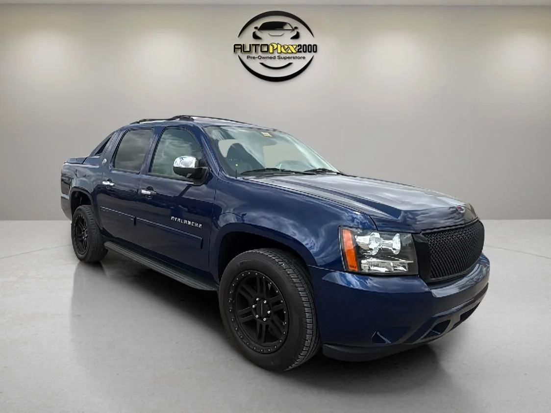 2013 Chevrolet Avalanche 4WD Avalanche LT's photo