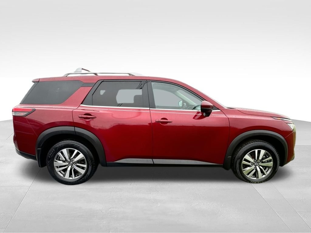 Used 2022 Red Nissan SL image 6