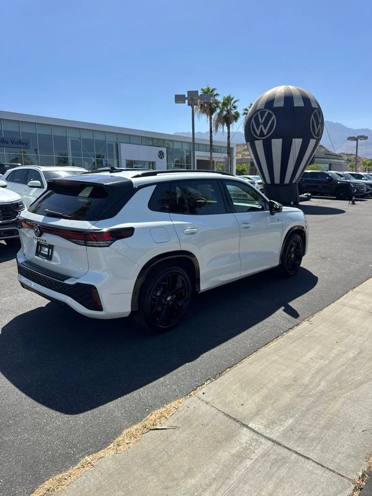 New 2026 White/off-white Volkswagen 2.0T SE R-Line Black image 2