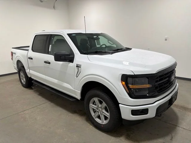 New 2026 Oxford White Ford XLT image 3