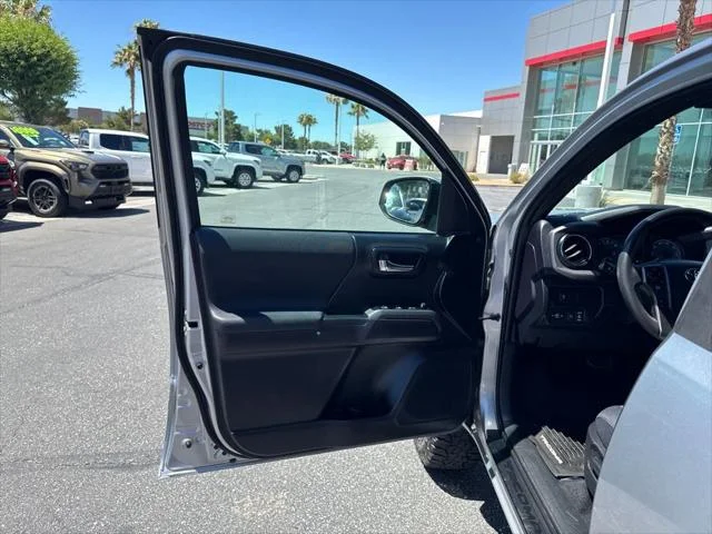 Certified Used 2020 SILVER SKY METALLIC Toyota  image 11