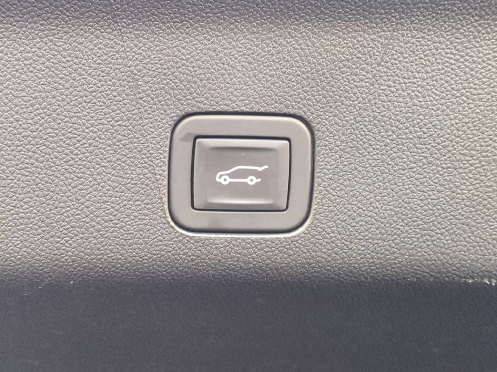 2026 GMC Yukon XL AT4 - Photo 33