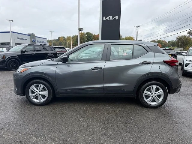 Used 2025 Gray Nissan S image 4