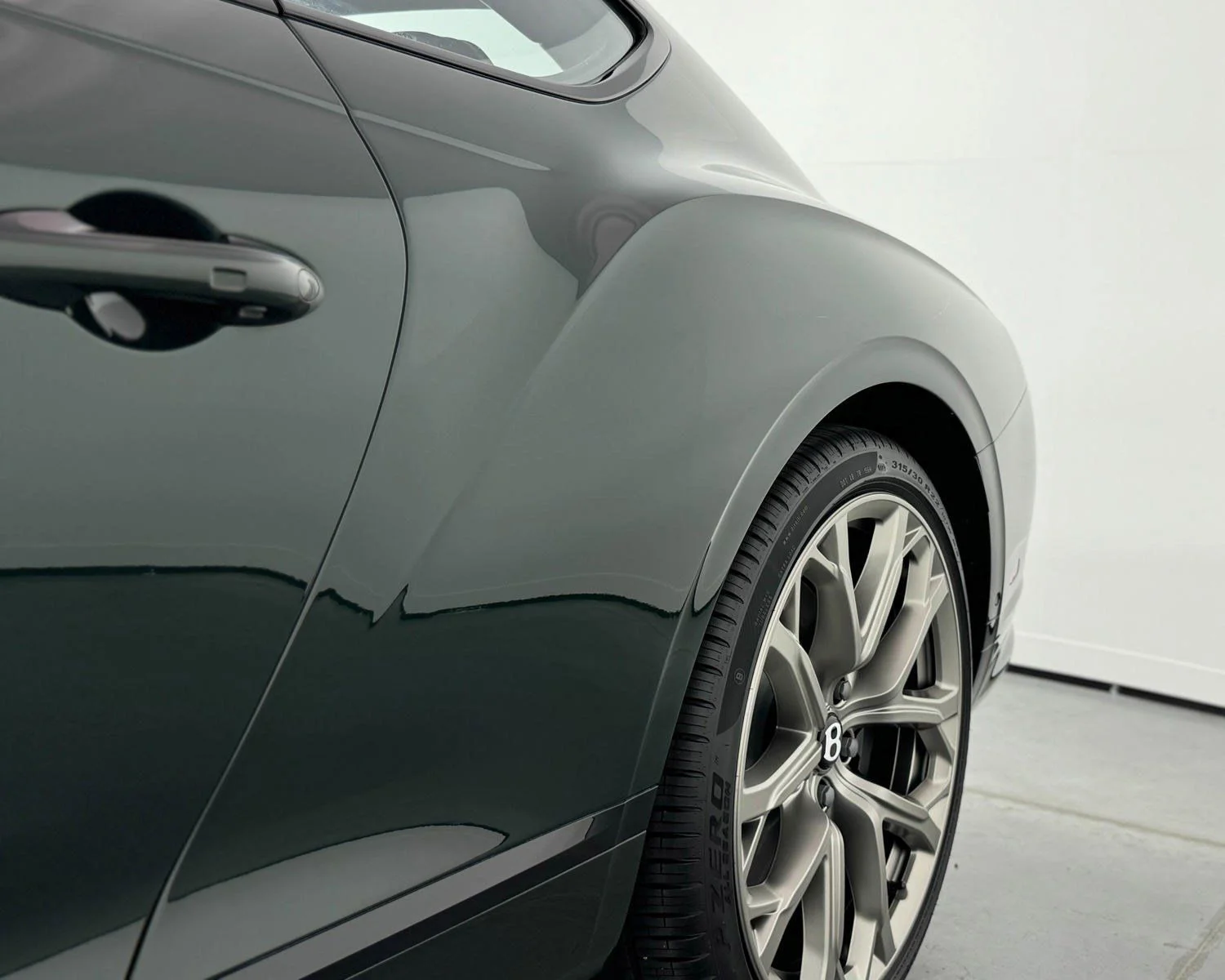 Used 2024 Green Bentley V8 S image 43