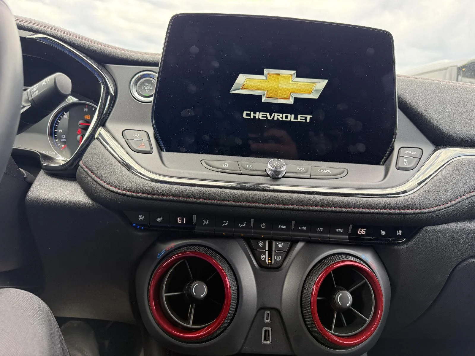 Used 2025 Iridescent Pearl Tricoat Chevrolet RS image 10