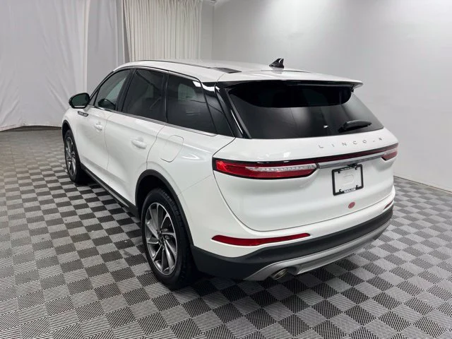 Used 2023 White Lincoln Standard image 6