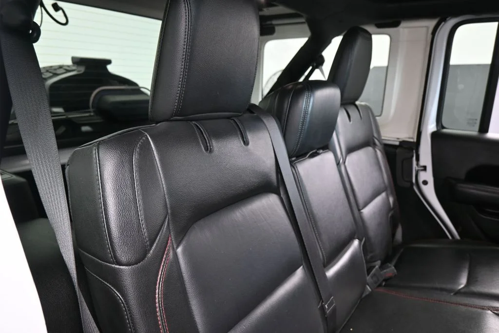 Used 2022 Bright White Clearcoat Jeep Unlimited Rubicon image 39