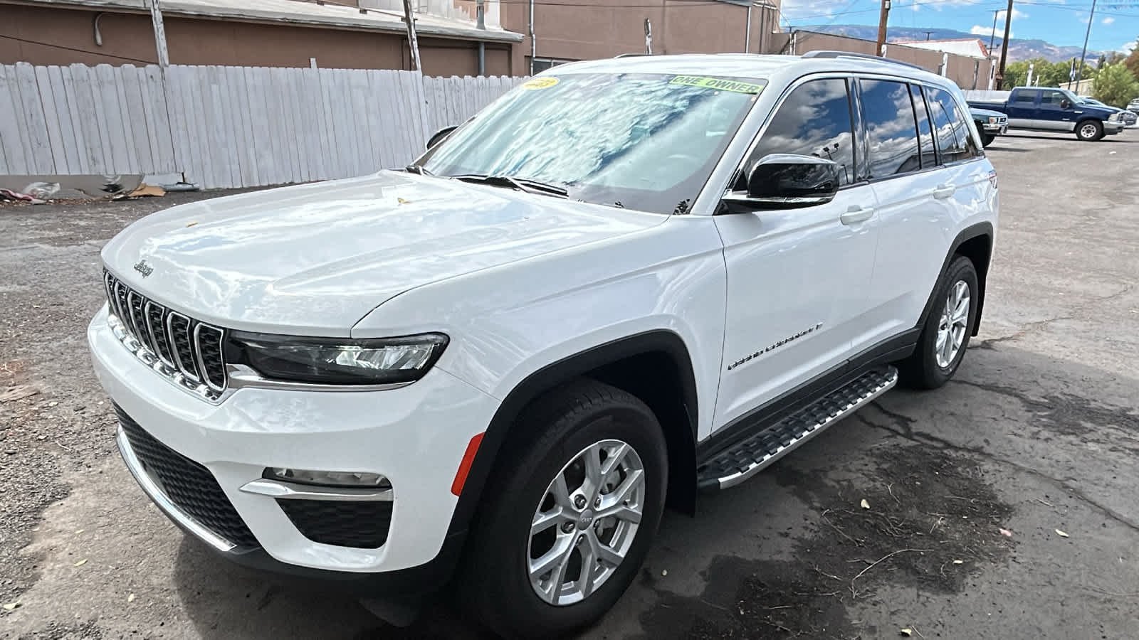 Used 2023 Bright White Clearcoat Jeep Limited image 1