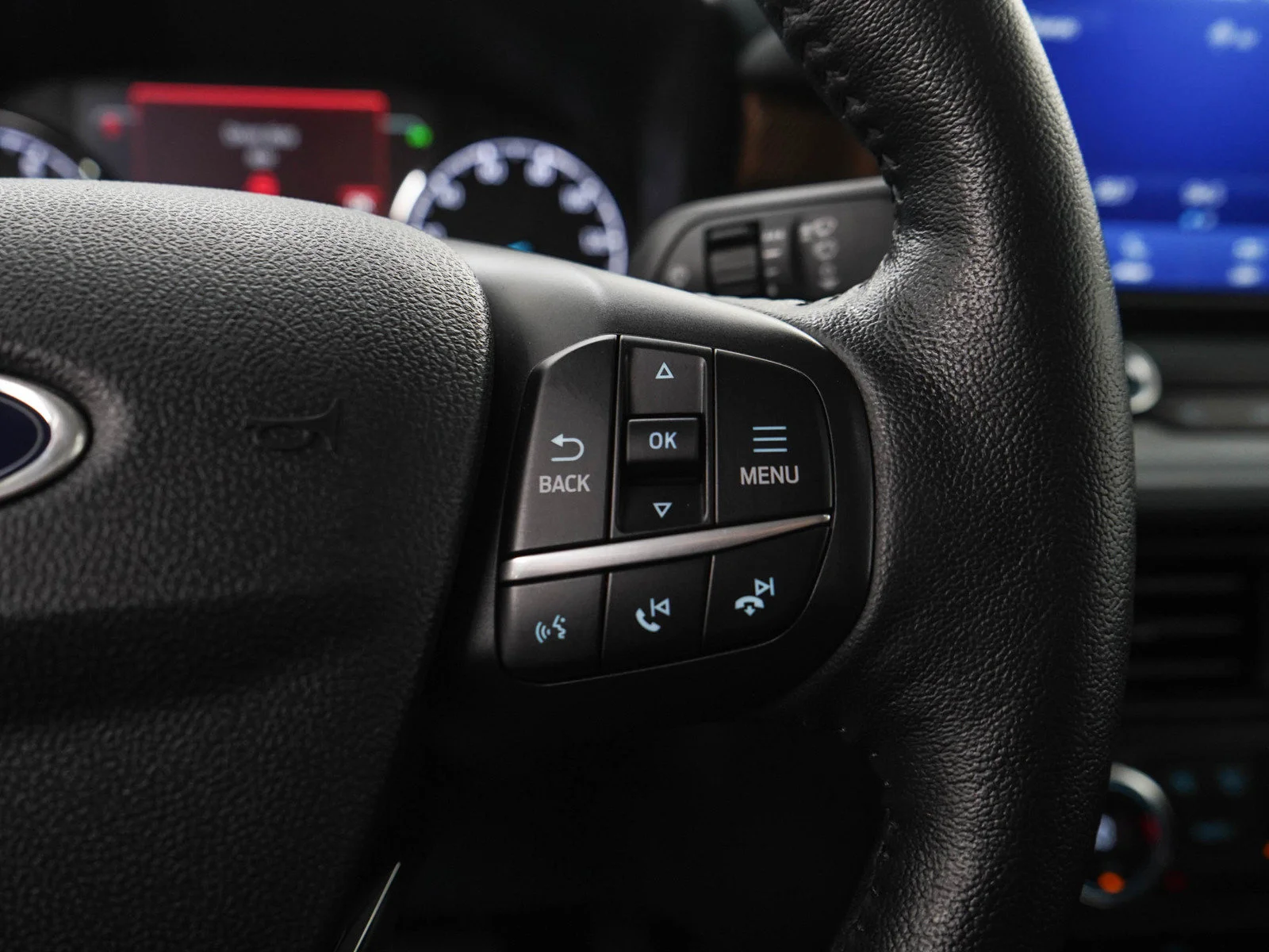 Used 2022 Gray Metallic Ford Lariat image 27