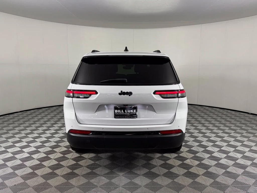 Used 2024 White Jeep Altitude X image 7
