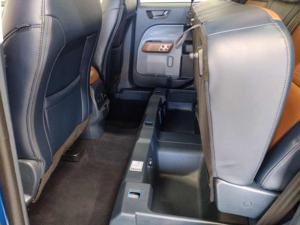 Used 2022 Blue Metallic Ford Lariat image 27