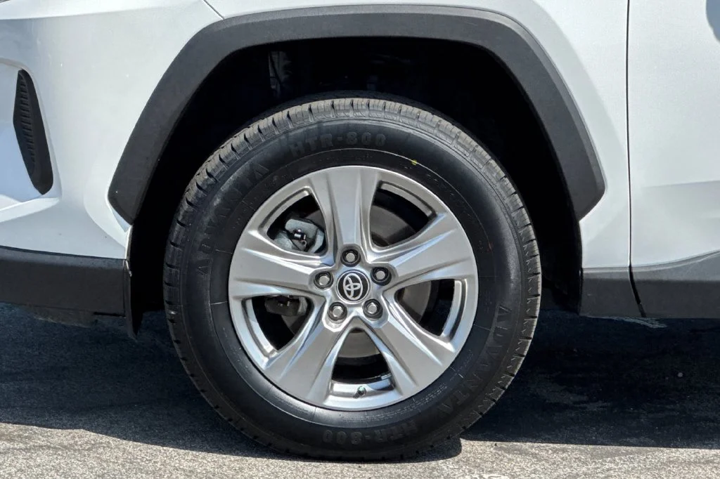 Used 2024 Ice Cap Toyota XLE image 33