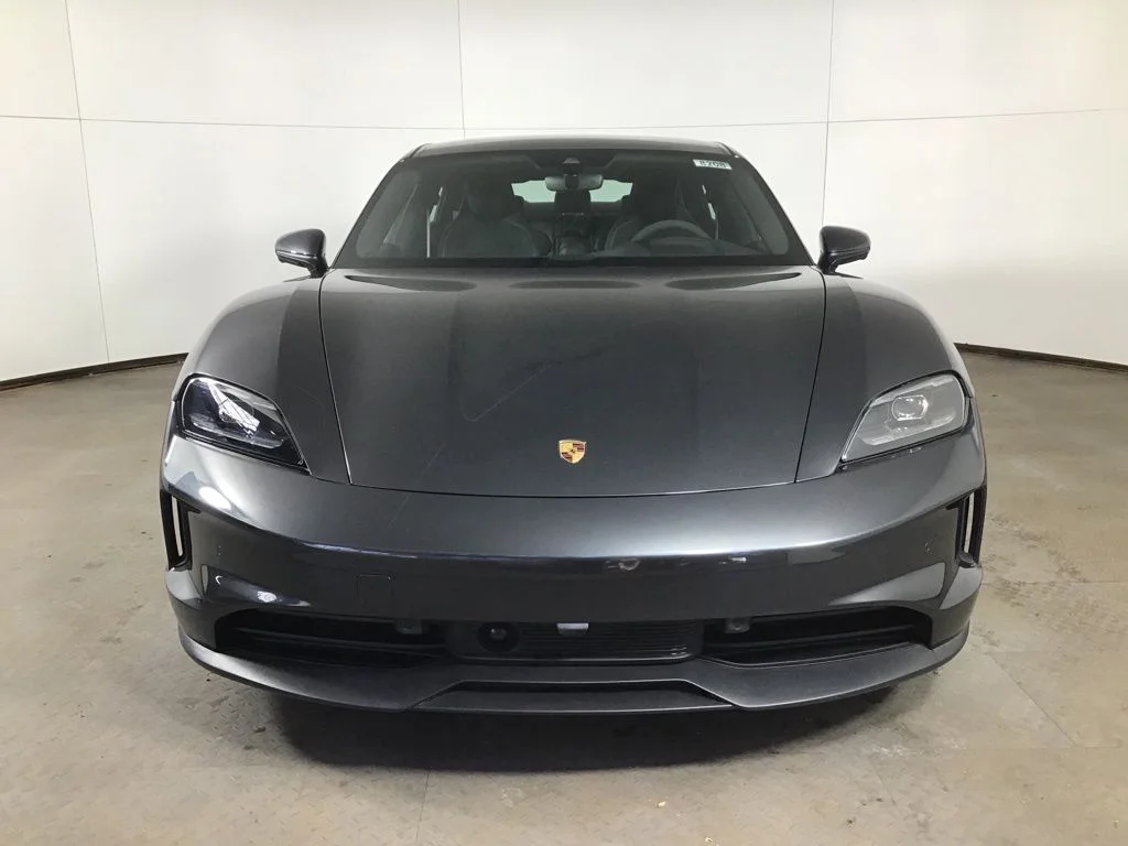 2025 Porsche Taycan S - Photo 10