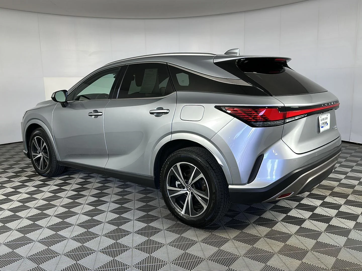 Used 2023 Nebula Gray Pearl Lexus RX 350h Premium image 21
