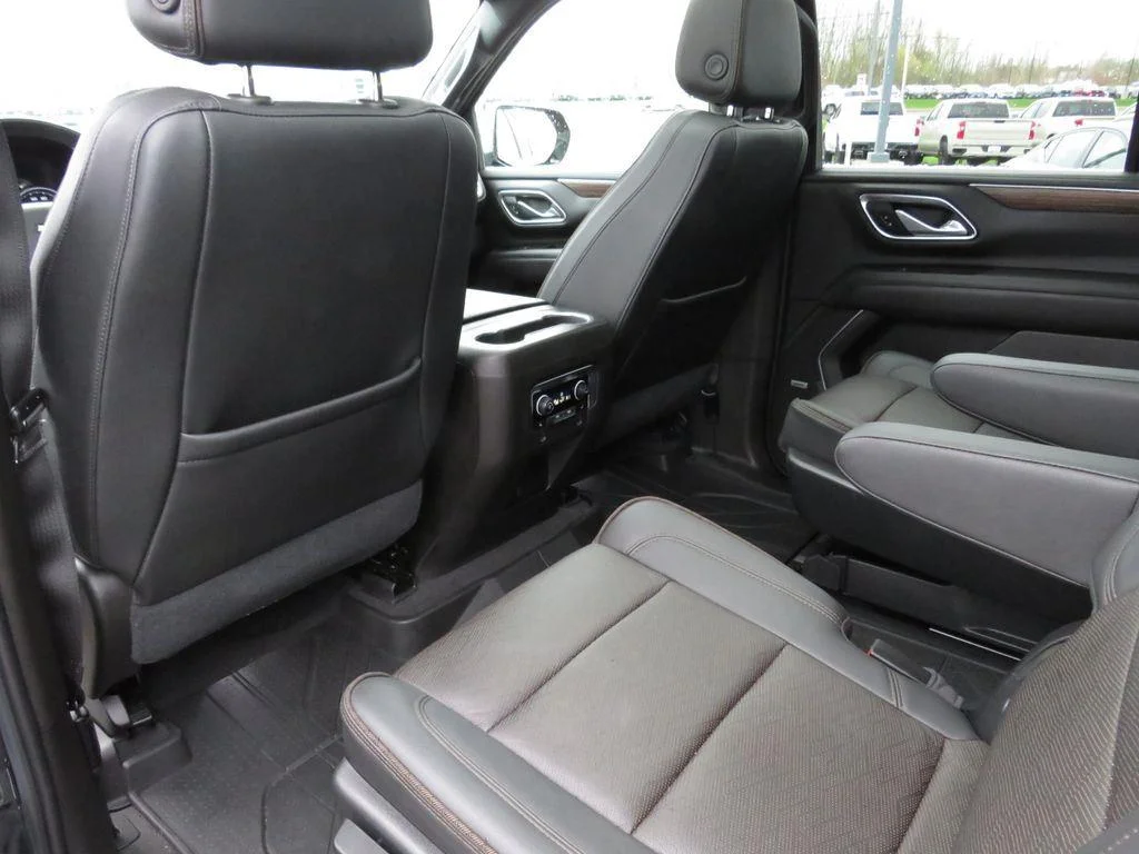 Used 2021 Black Chevrolet High Country image 25