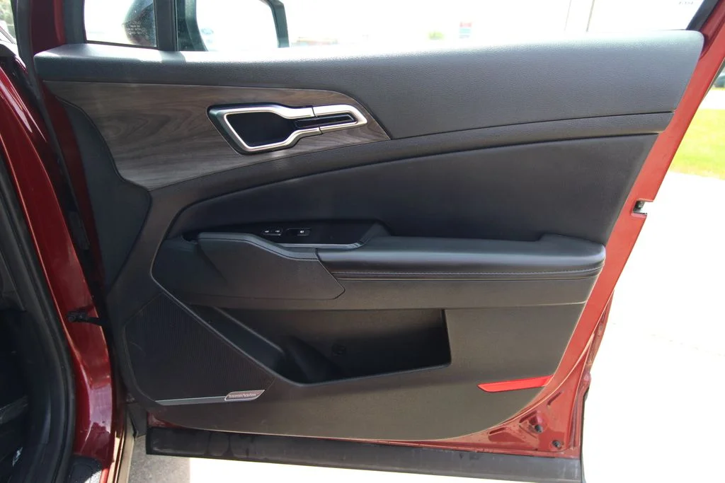 Used 2023 Red Kia X-Pro Prestige image 42