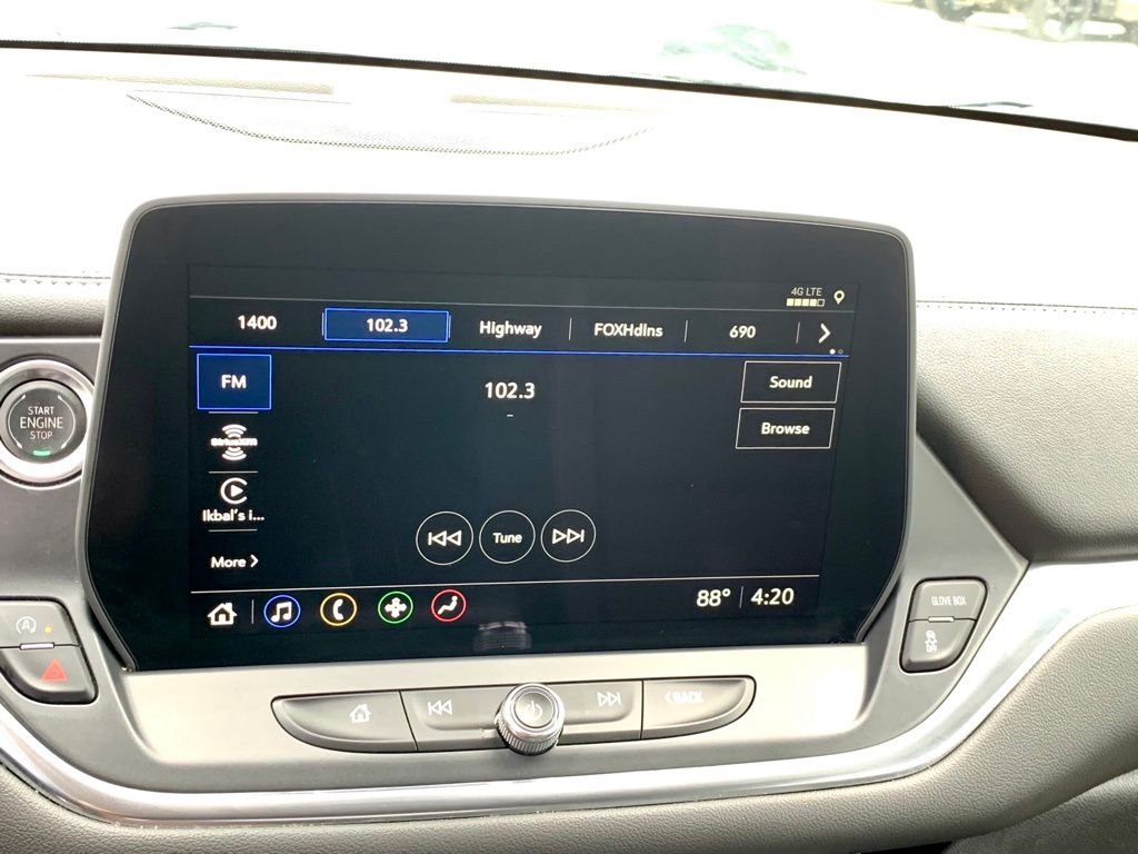 Used 2024 White Chevrolet LT image 33