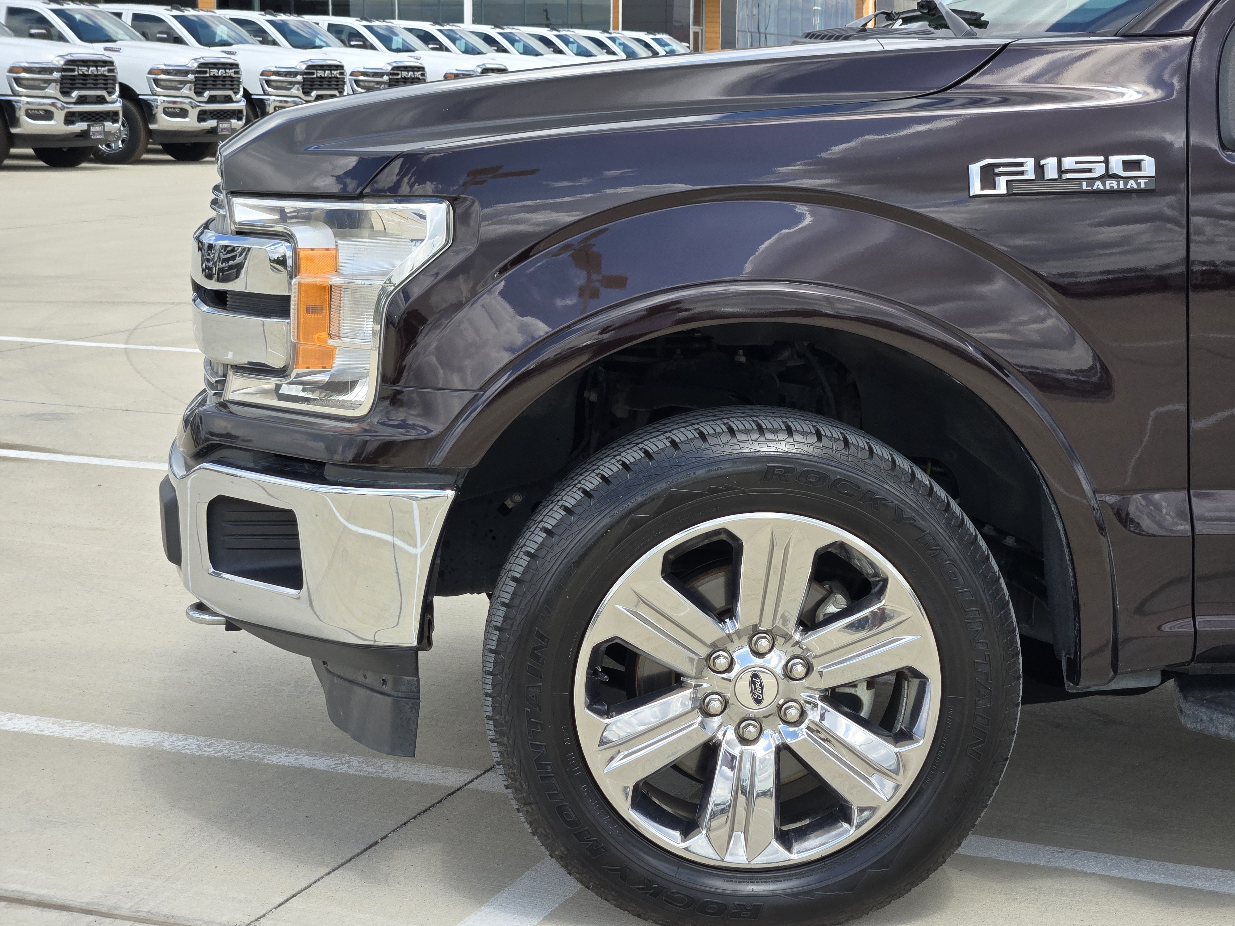 Used 2019 Magma Red Metallic Ford LARIAT image 9