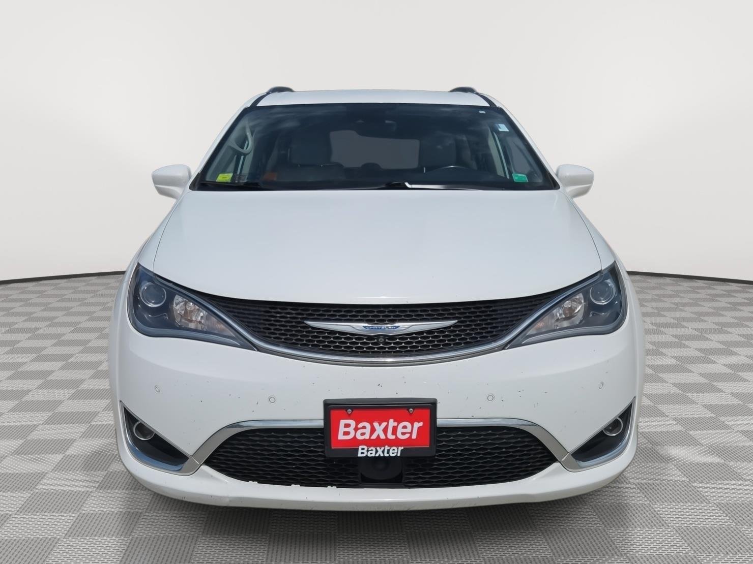 Used 2018 Bright White Clearcoat Chrysler Touring L image 2