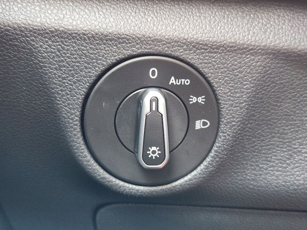 Used 2026 White Volkswagen 2.0T Autobahn image 19