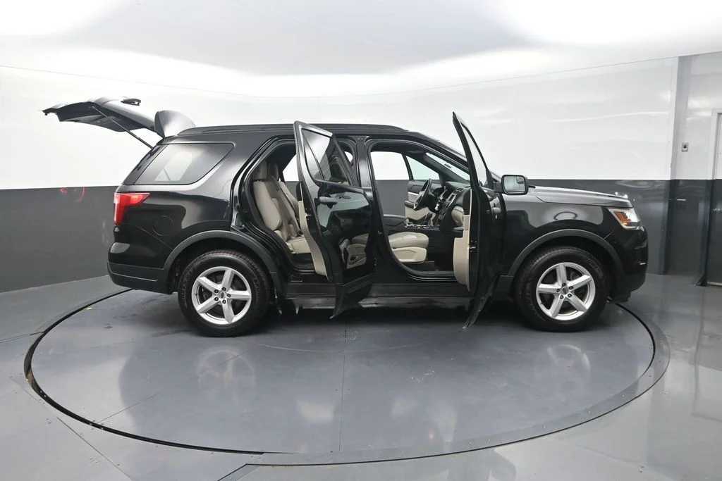Used 2018 Black Ford Base image 38
