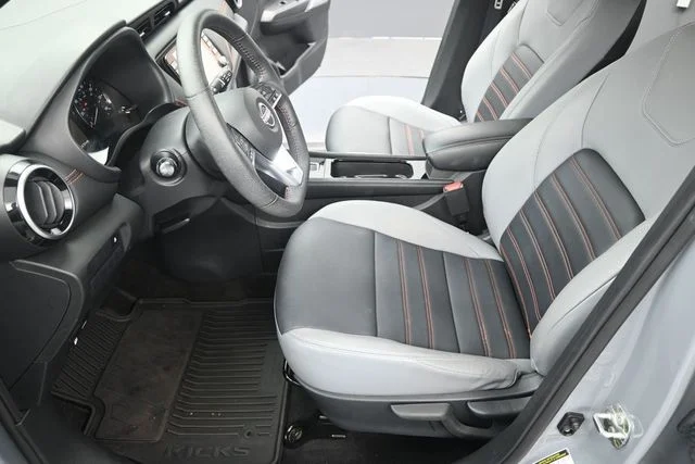 Used 2023 Gray Nissan SR image 11