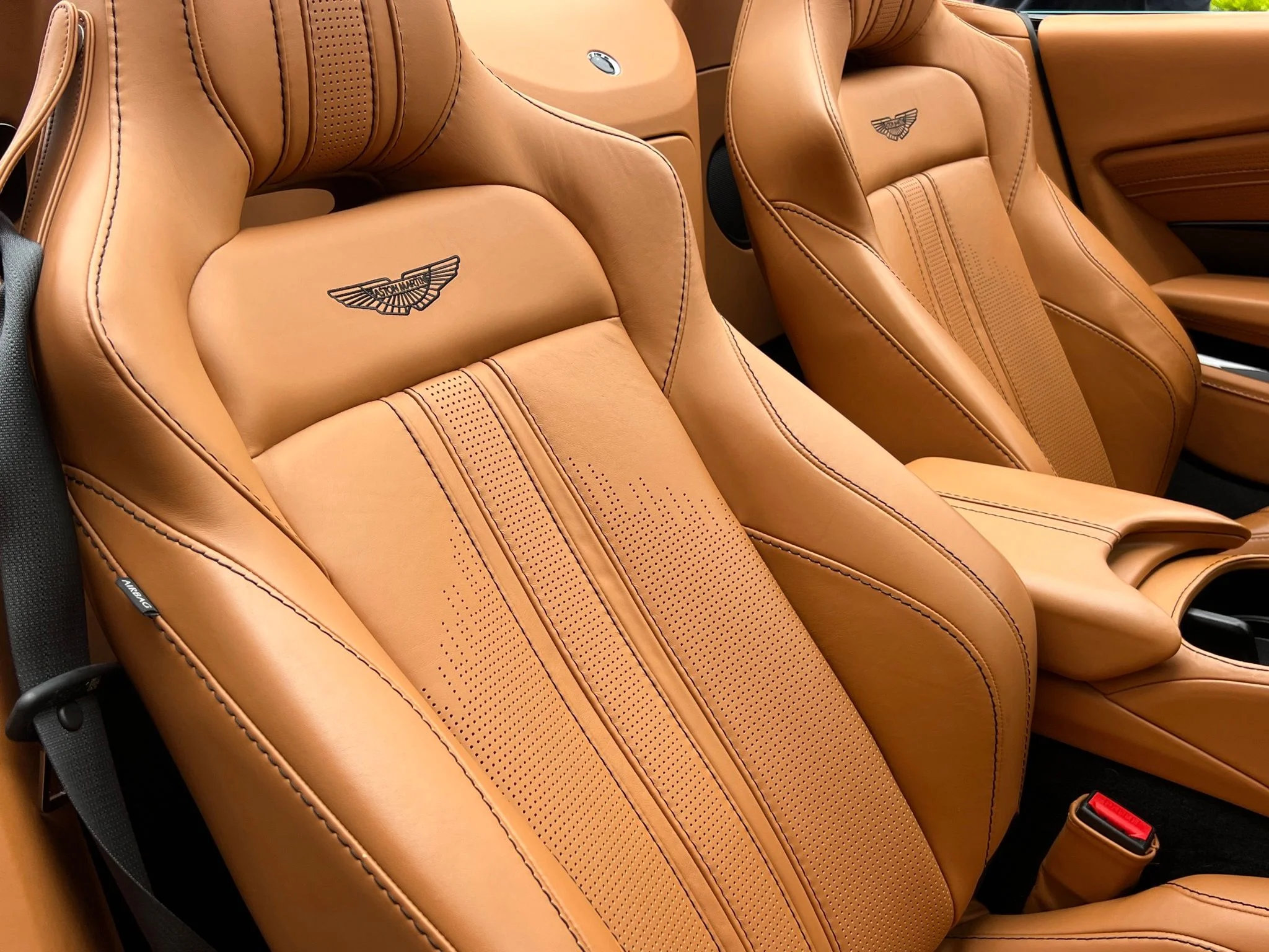 Used 2023 Green Aston Martin  image 20