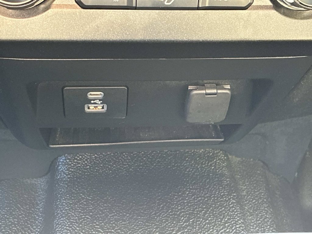 Used 2022 White Ford XL image 32