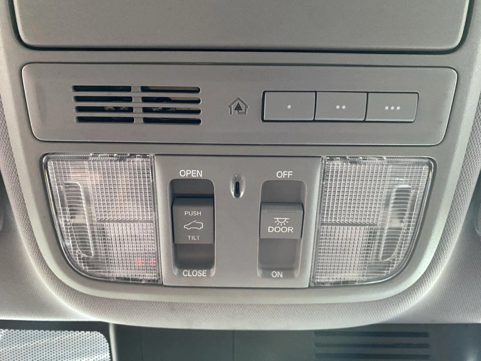 Used 2019 Lunar Silver Metallic Honda EX-L image 24