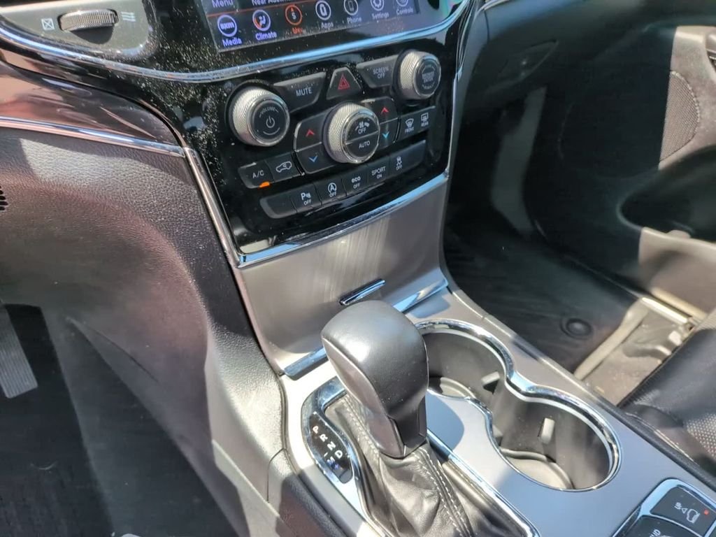 Used 2020 White Jeep Overland image 23