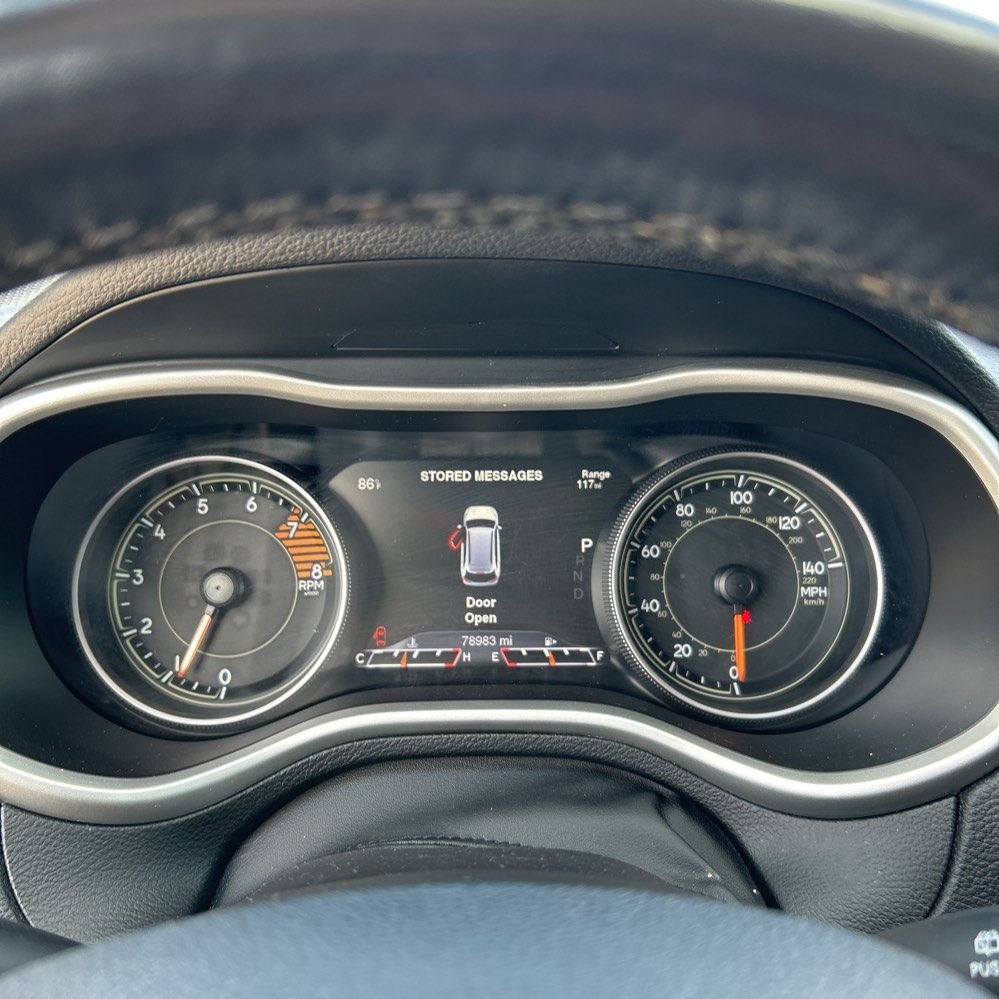 Used 2016 Gray Jeep Trailhawk image 13
