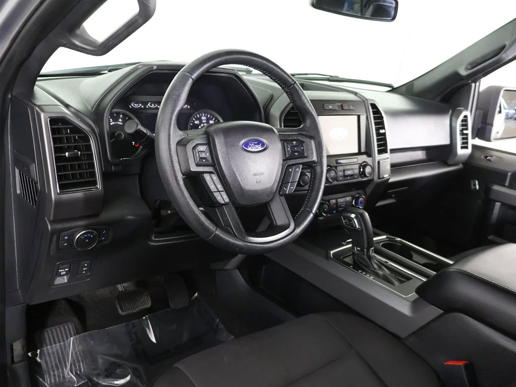 Used 2020 Silver Ford XLT image 24