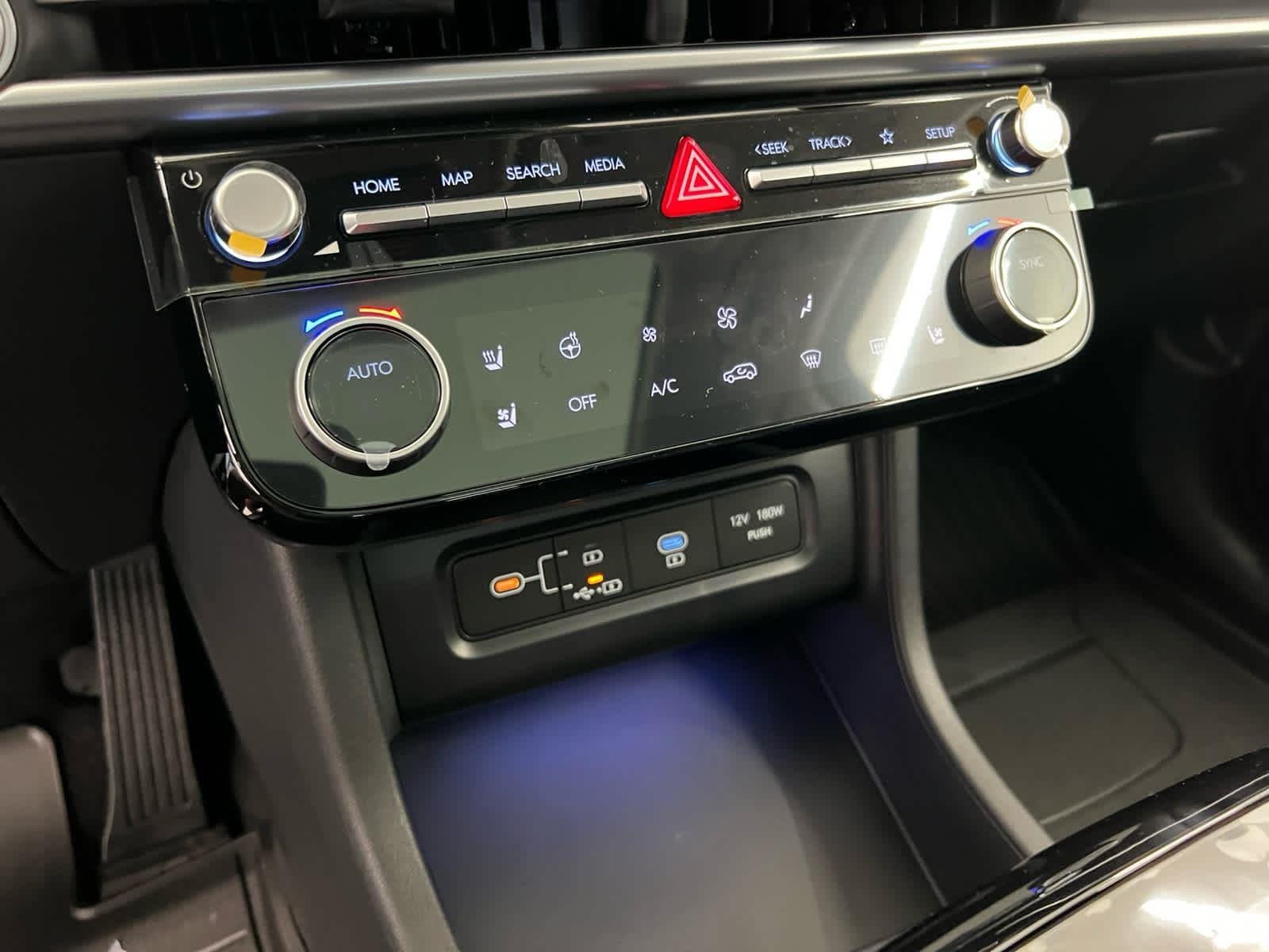 New 2026 Phantom Black Hyundai Limited AWD image 17