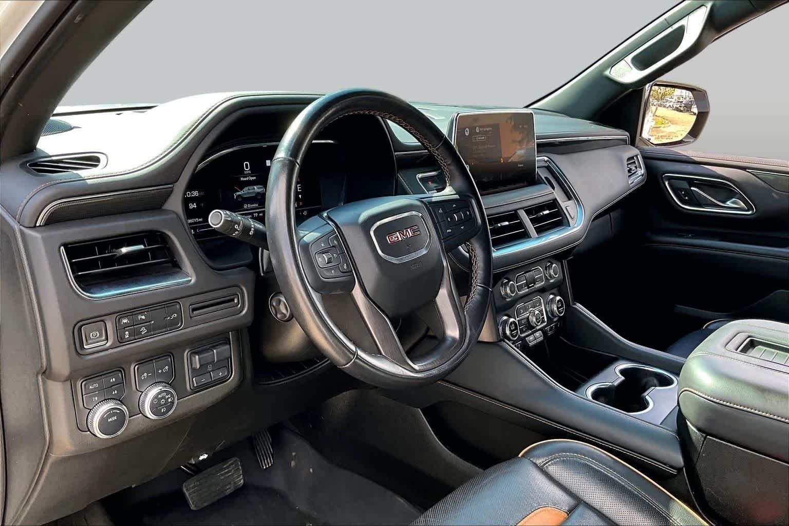 Used 2022 White Frost Tricoat GMC AT4 image 16