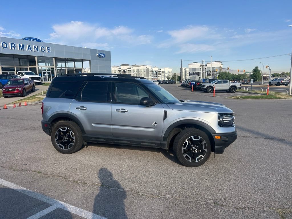 Used 2022 Silver Metallic Ford Outer Banks image 4