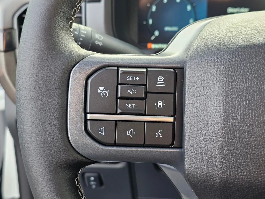 New 2025 White Ford Lariat image 28