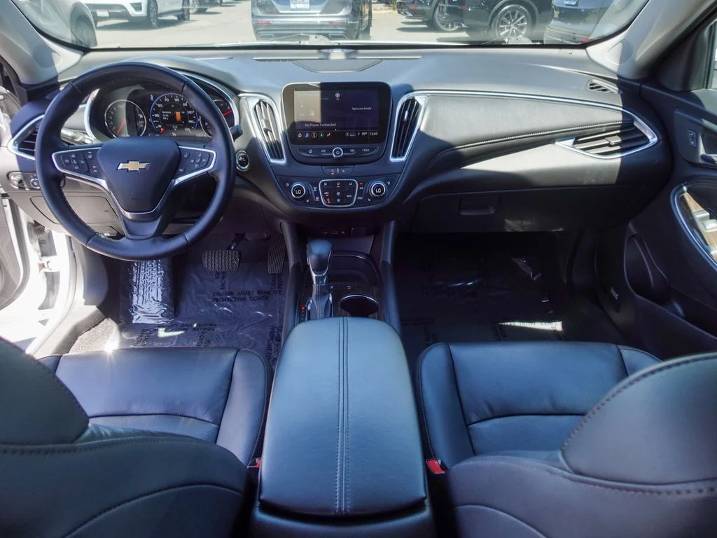 Used 2024 Summit White Chevrolet LT image 26