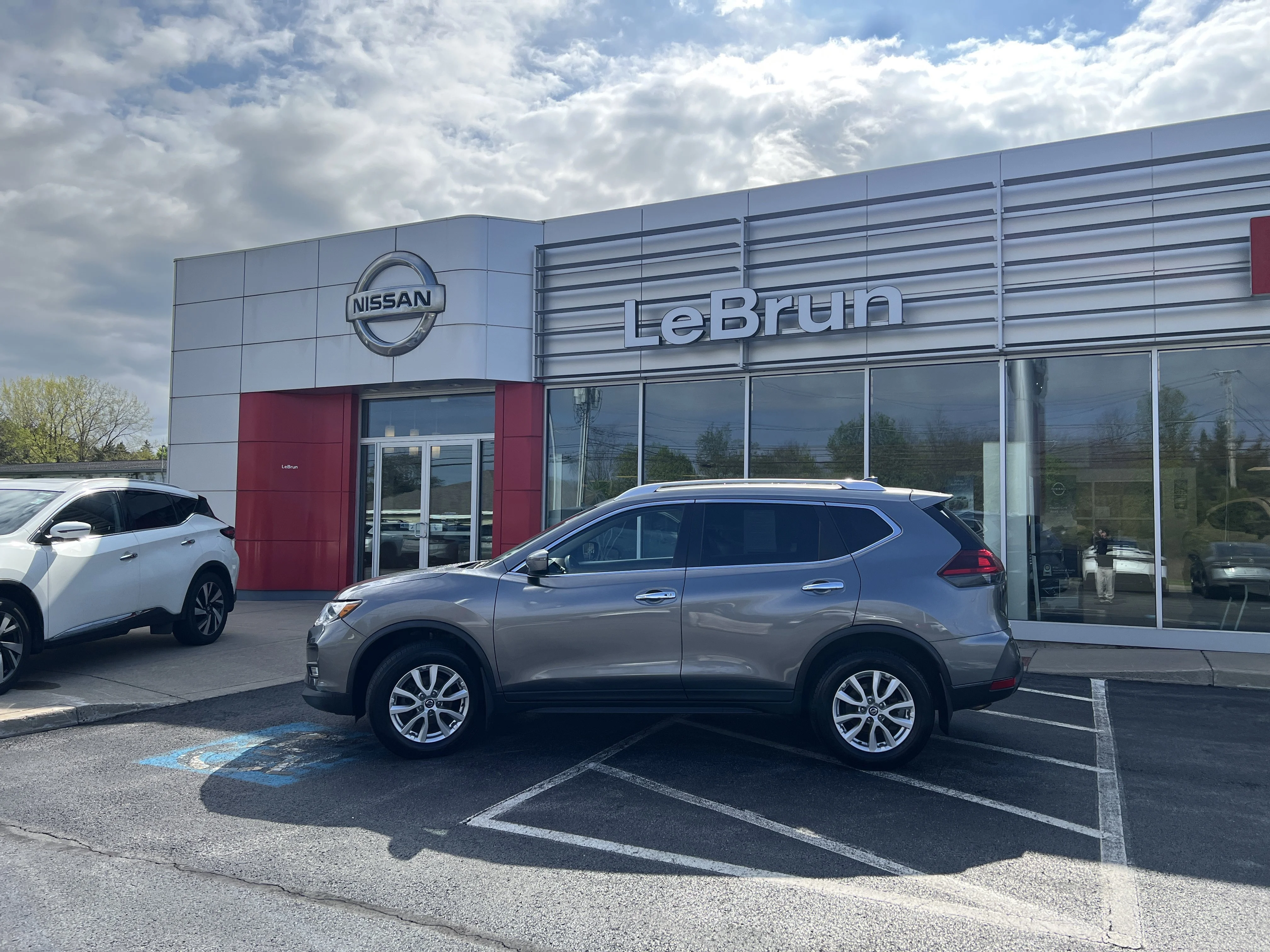 Used 2018 Nissan Rogue SV with VIN KNMAT2MV5JP579377 for sale in Auburn, NY