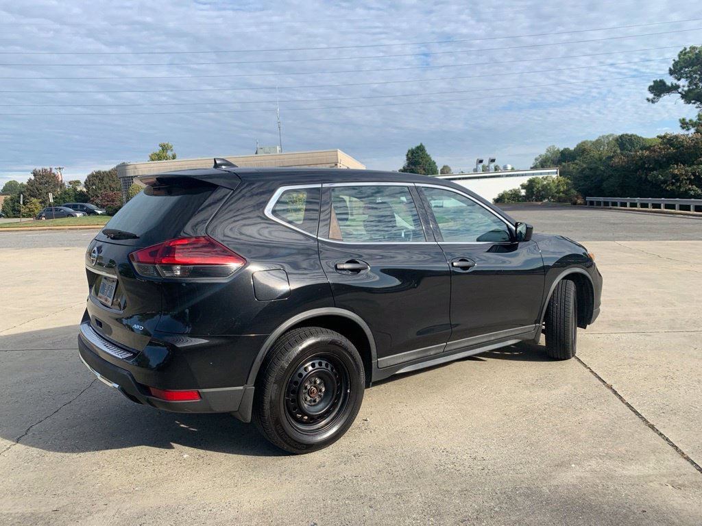 Used 2018 Black Nissan S image 16