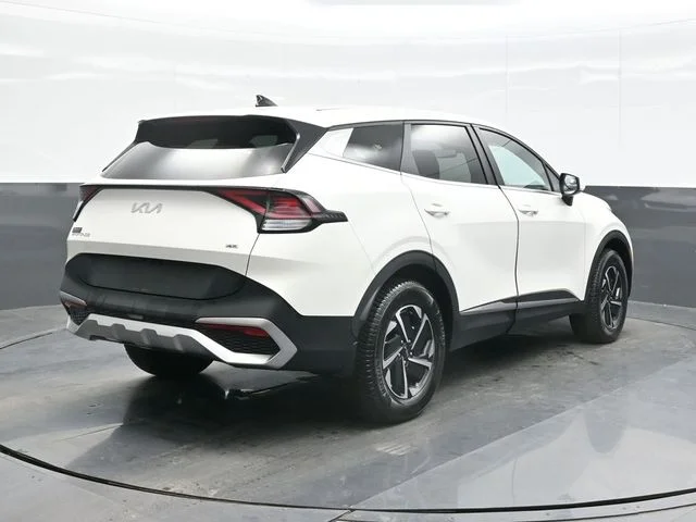 Used 2023 White Kia LX image 9