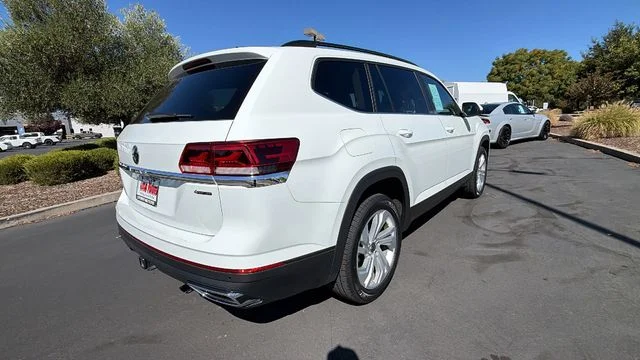 Used 2023 White Volkswagen 3.6L V6 SE w/Technology image 4
